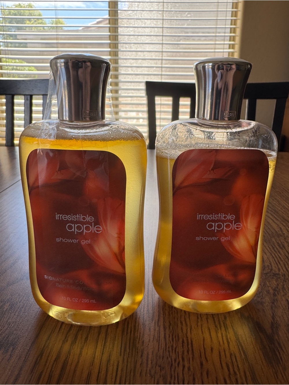 Bath & Body Works Irresistible Apple Shower Gel - Red and Gold